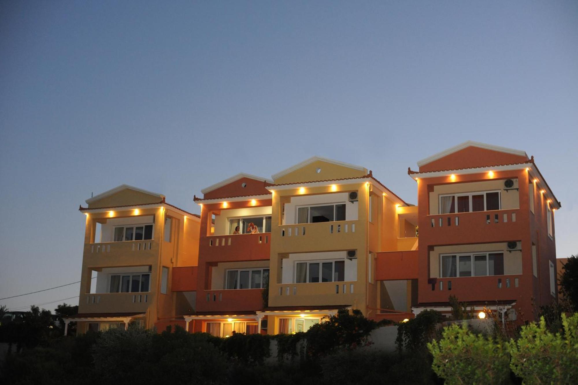 Yolanda Studios Paralia Agias Foteinis Esterno foto